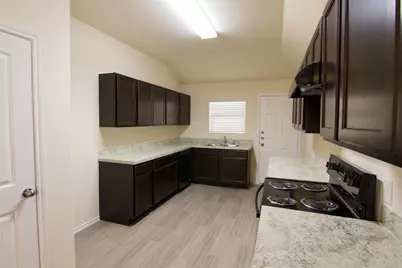 504 Meadow Park Lane, Willis, TX 77378 - Photo 5