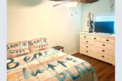 834 Eastview, Crystal Beach, TX 77650 - Photo 13