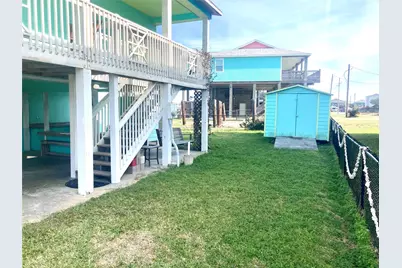 834 Eastview, Crystal Beach, TX 77650 - Photo 31