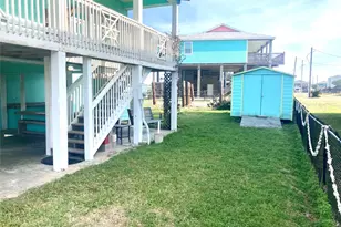 834 Eastview, Crystal Beach, TX 77650 - Photo 31