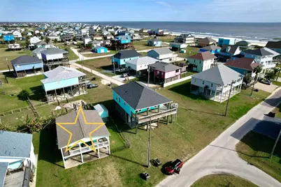 834 Eastview, Crystal Beach, TX 77650 - Photo 3