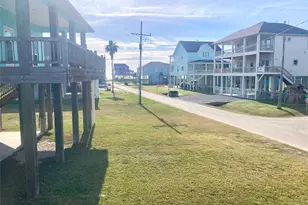 834 Eastview, Crystal Beach, TX 77650 - Photo 23