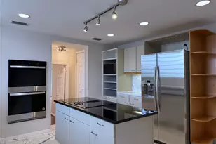 2813 Saint St, Houston, TX 77027 - Photo 9