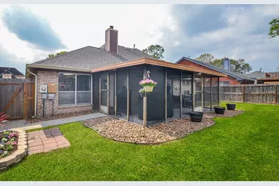 15911 Surrey Woods Drive, Friendswood, TX 77546 - Photo 35