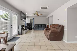 16031 Vista Del Mar Dr, Houston, TX 77083 - Photo 11