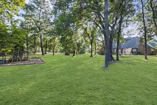 9226 Stratford Pl, Tomball, TX 77375 - Photo 35