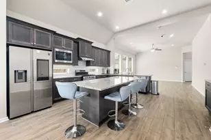 8419 Hunterwyck Ln, Baytown, TX 77521 - Photo 7