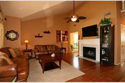 7 Thrush Grove Place, The Woodlands, TX 77381 - Photo 3