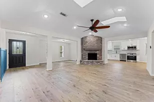 27241 Wells Ln, Conroe, TX 77385 - Photo 7