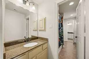 15711 Sandy Falls Ct, Houston, TX 77044 - Photo 31