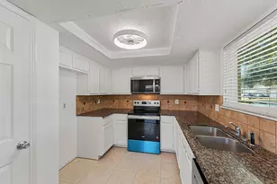 1103 Ashdale Dr, Sugar Land, TX 77498 - Photo 17