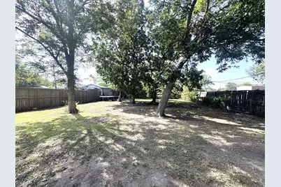 3007 Meadowlane Street, Victoria, TX 77901 - Photo 3