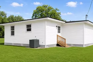58 Hybiscus Ct, Lake Jackson, TX 77566 - Photo 3