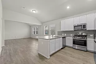 8427 Baywatch Cir, Baytown, TX 77523 - Photo 9