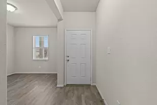 8427 Baywatch Cir, Baytown, TX 77523 - Photo 5