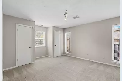 10331 Lynbrook Hollow Street, Houston, TX 77042 - Photo 17