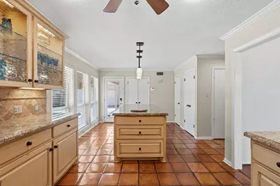 10331 Lynbrook Hollow Street, Houston, TX 77042 - Photo 9