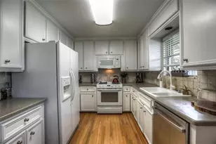 6222 Lindyann Ln, Houston, TX 77008 - Photo 15