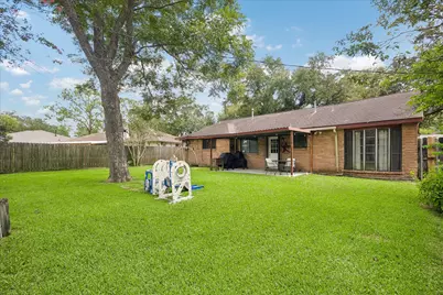 210 Brandywyne Drive, Friendswood, TX 77546 - Photo 29
