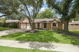 210 Brandywyne Dr, Friendswood, TX 77546 - Photo 1