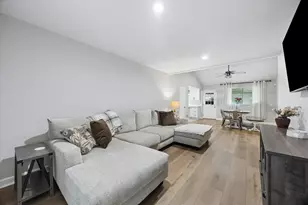 210 Brandywyne Dr, Friendswood, TX 77546 - Photo 5