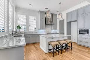5219 Calle Cordoba Pl, Houston, TX 77007 - Photo 1