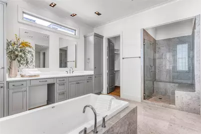 5219 Calle Cordoba Place, Houston, TX 77007 - Photo 11
