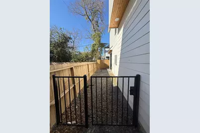 1815 McKee Street #A, Houston, TX 77009 - Photo 5