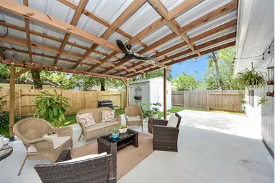 15 Bark Bend Place, The Woodlands, TX 77385 - Photo 3