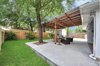 15 Bark Bend Place, The Woodlands, TX 77385 - Photo 5