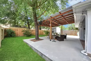 15 Bark Bend Pl, The Woodlands, TX 77385 - Photo 5