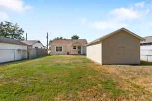 504 Franke St, El Campo, TX 77437 - Photo 11