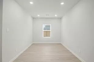 16994 Hazelnut Dr, Conroe, TX 77302 - Photo 9