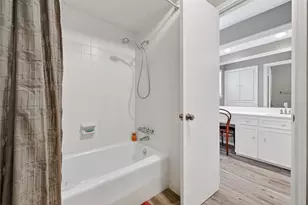 10022 Bayou Glen Rd, Houston, TX 77042 - Photo 29