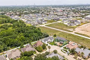 8002 N Circle Dr, Houston, TX 77071 - Photo 39