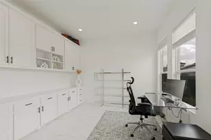 8002 N Circle Dr, Houston, TX 77071 - Photo 17