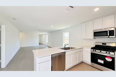 113 Lisa Marie Drive, Angleton, TX 77515 - Photo 13