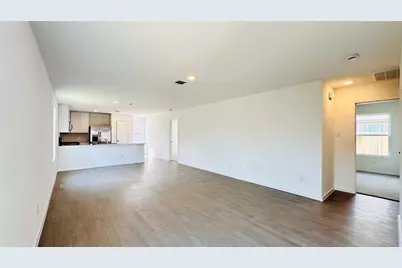 113 Lisa Marie Drive, Angleton, TX 77515 - Photo 7