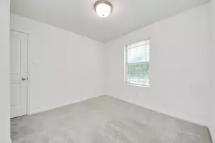 606 Travis St, Baytown, TX 77520 - Photo 13