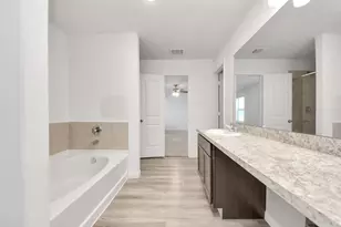 606 Travis St, Baytown, TX 77520 - Photo 21