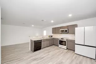 606 Travis St, Baytown, TX 77520 - Photo 5