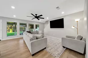 4814 E Columbary Dr, Rosenberg, TX 77471 - Photo 5