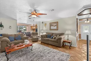 12615 Old River Dr, Mont Belvieu, TX 77523 - Photo 3