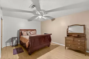 12615 Old River Dr, Mont Belvieu, TX 77523 - Photo 17