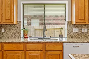 9539 Barretts Glen Ct, Houston, TX 77065 - Photo 13
