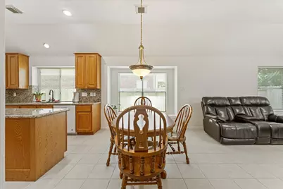 9539 Barretts Glen Court, Houston, TX 77065 - Photo 15