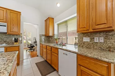 9539 Barretts Glen Court, Houston, TX 77065 - Photo 11