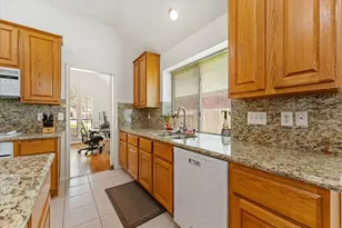 9539 Barretts Glen Ct, Houston, TX 77065 - Photo 11