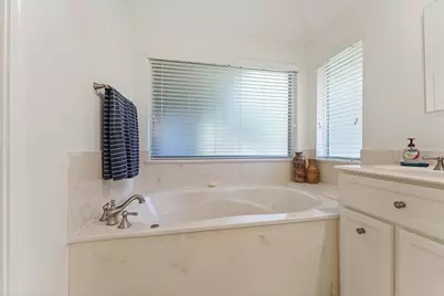 9539 Barretts Glen Court, Houston, TX 77065 - Photo 27