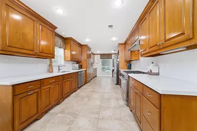 13302 Holston Hills Drive, Houston, TX 77069 - Photo 17